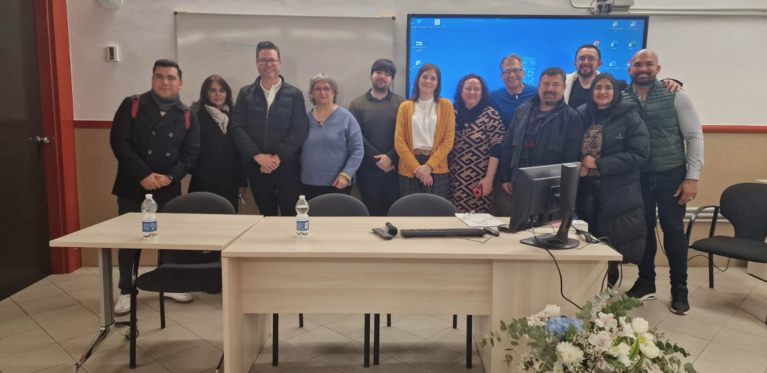 Académico del IIDE participa en encuentros internacionales sobre justicia global, profesión docente y educación crítica