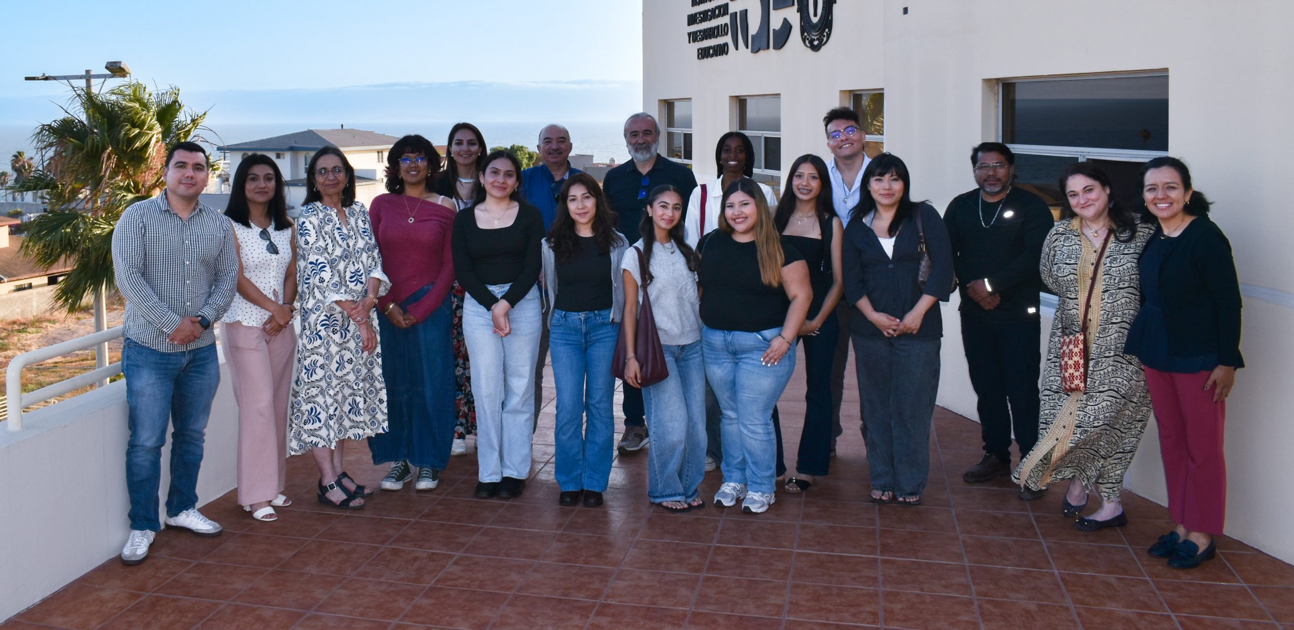 Fortalece el IIDE cooperación internacional con visita académica de la UCLA